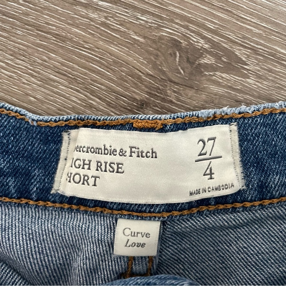 Abercrombie & Fitch High Rise Jean shorts Size 27/4 Medium Wash - Picture 6 of 8